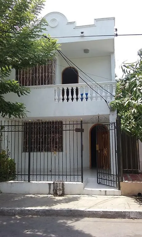 Taminaka Hostel Santa Marta  Pensión